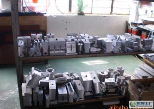 专业生产深圳超声波塑料焊接模具---送货上门.并安排调试_机械及行业设备